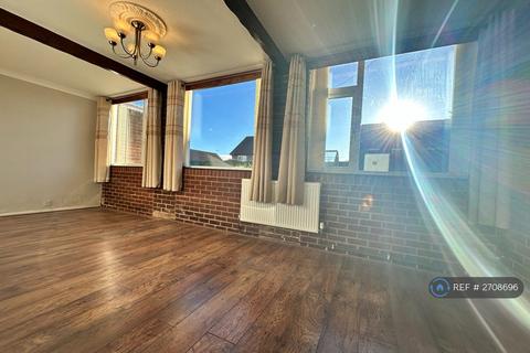 3 bedroom terraced house to rent, Raynville Close, Leeds, LS13