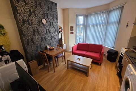 1 bedroom flat to rent, Claude Road, Roath,