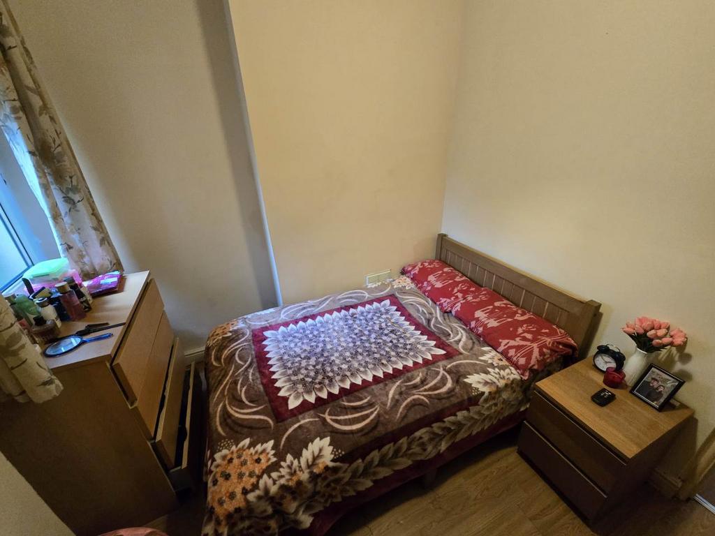 Bedroom (2)