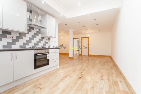 3 bedroom flat to rent, Alkham Road, London N16