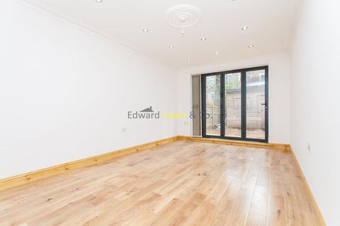 3 bedroom flat to rent, Alkham Road, London N16