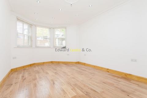 3 bedroom flat to rent, Alkham Road, London N16
