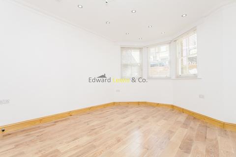3 bedroom flat to rent, Alkham Road, London N16