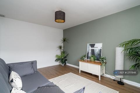 2 bedroom flat to rent, Causewayside, Edinburgh, EH9