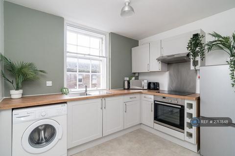 2 bedroom flat to rent, Causewayside, Edinburgh, EH9