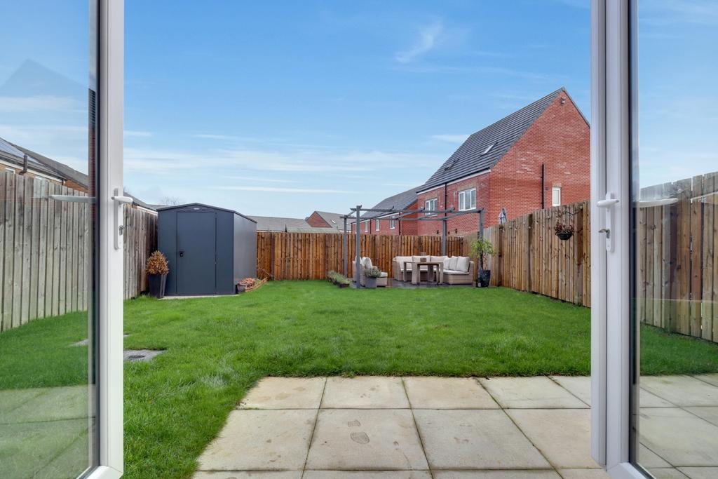 8-1- Ryan Clarke Ewe Move Pontefract