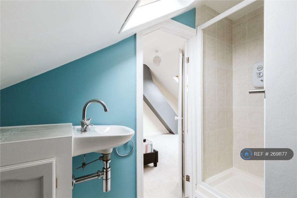 Bed 4 Ensuite