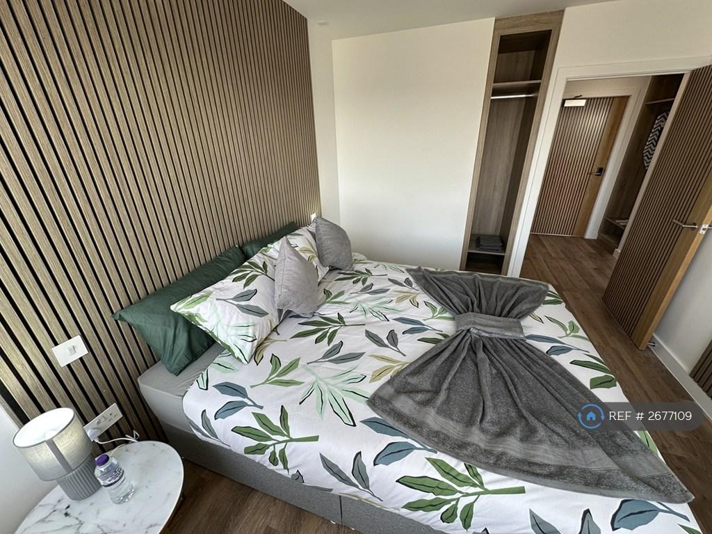Bedroom Pic 2