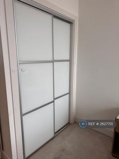 2 bedroom flat to rent, Wandsworth Road, London, SW8