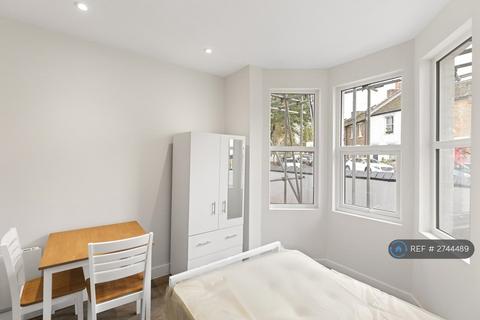 undefined, Chase Side Crescent, Enfield, EN2