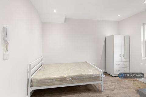 undefined, Chase Side Crescent, Enfield, EN2