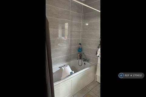 2 bedroom flat to rent, Westside Court, Brent, Wembley, HA9