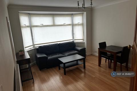 1 bedroom flat to rent, Bulstrode Avenue, Hounslow, TW3