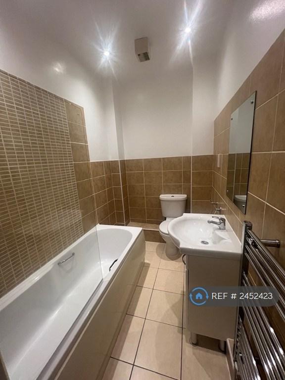 Large Main Bathroom And Under Sink Storage