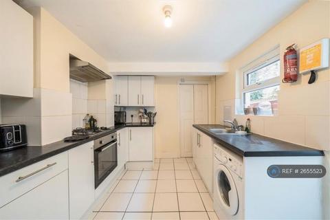 1 bedroom in a house share to rent, Farmdale Road, London, SE10