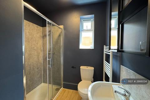 1 bedroom in a house share to rent, Ashley Road, Poole, BH14