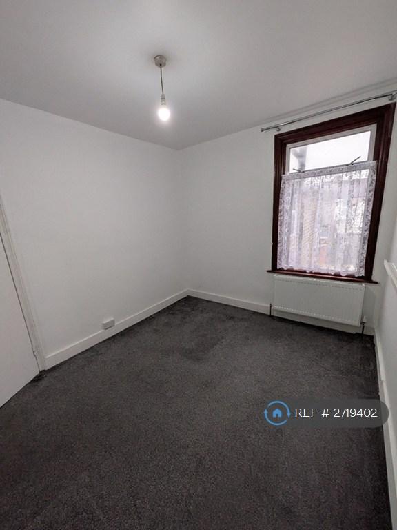 Middle Room