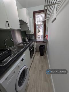2 bedroom flat to rent, Fanshawe Avenue, Barking, IG11