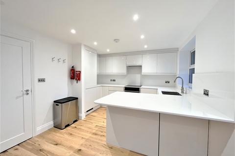 1 bedroom flat to rent, Chatsfield Place, London W5