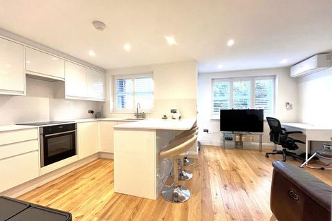 1 bedroom flat to rent, Chatsfield Place, London W5