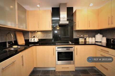 2 bedroom flat to rent, St. Davids Square, Canary Wharf, E14