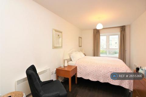 2 bedroom flat to rent, St. Davids Square, Canary Wharf, E14