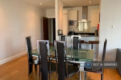 2 bedroom flat to rent, Bondway, London, SW8