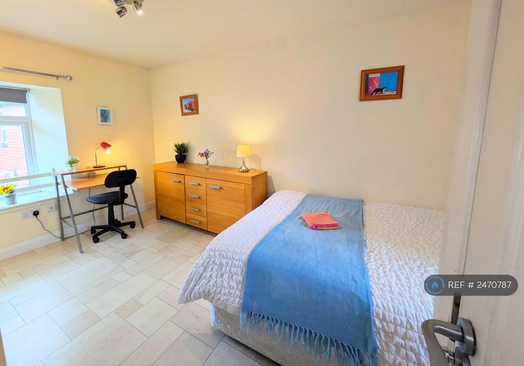 Ensuite Bedroom In Cottage