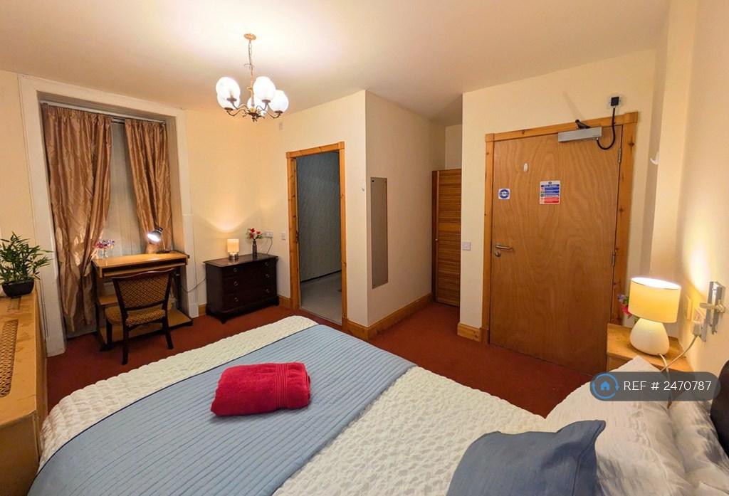 Ensuite Room 8 In Main House