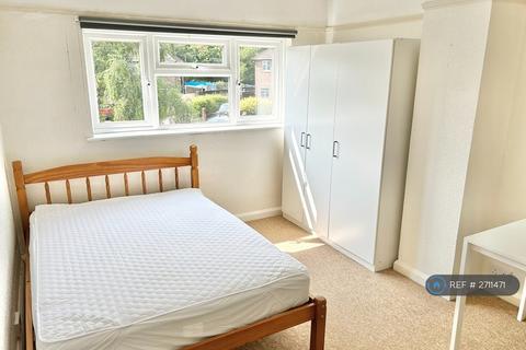 6 bedroom semi-detached house to rent, Spring Rise, Egham, TW20
