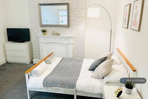 1 bedroom in a house share to rent, Lancer Street, Colchester, CO2