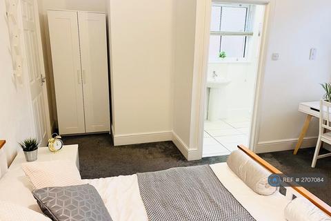1 bedroom in a house share to rent, Lancer Street, Colchester, CO2