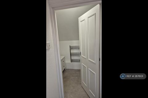 1 bedroom maisonette to rent, High Road Leyton, London, E15