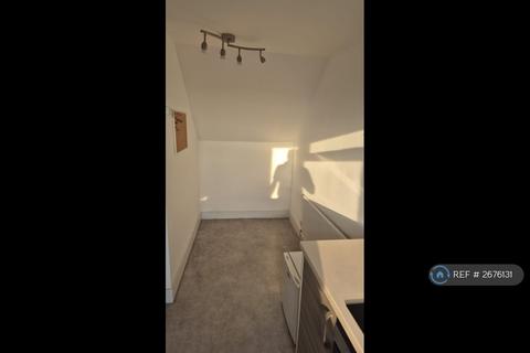 1 bedroom maisonette to rent, High Road Leyton, London, E15