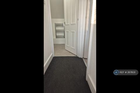 1 bedroom maisonette to rent, High Road Leyton, London, E15