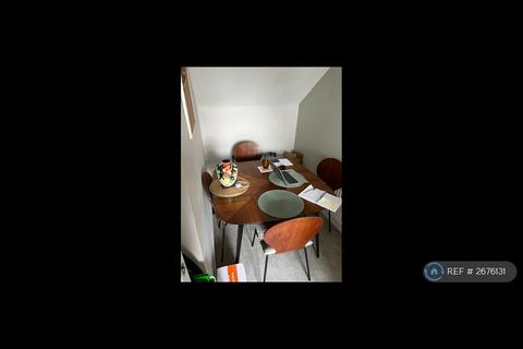 1 bedroom maisonette to rent, High Road Leyton, London, E15