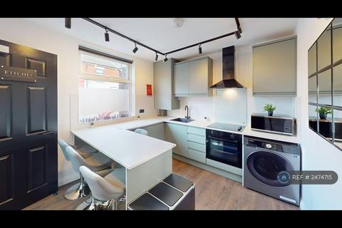 1 bedroom in a house share to rent, Longford Street, Warrington, WA2