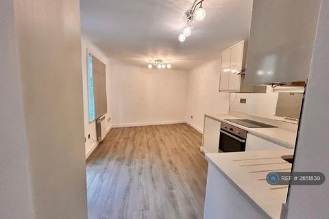 1 bedroom flat to rent, Battersea Rise, London, SW11