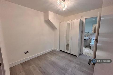 1 bedroom flat to rent, Battersea Rise, London, SW11