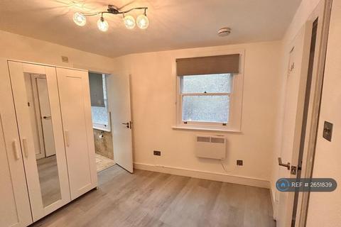 1 bedroom flat to rent, Battersea Rise, London, SW11