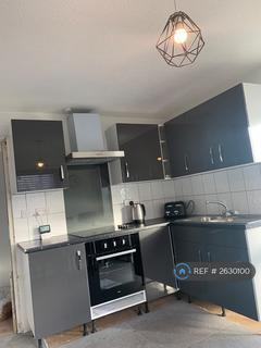 1 bedroom in a flat share to rent, Gander Green Lane, Sutton, SM3
