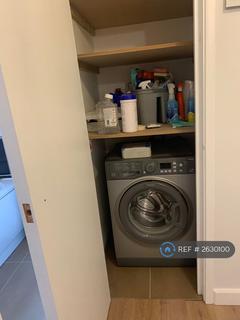 1 bedroom in a flat share to rent, Gander Green Lane, Sutton, SM3