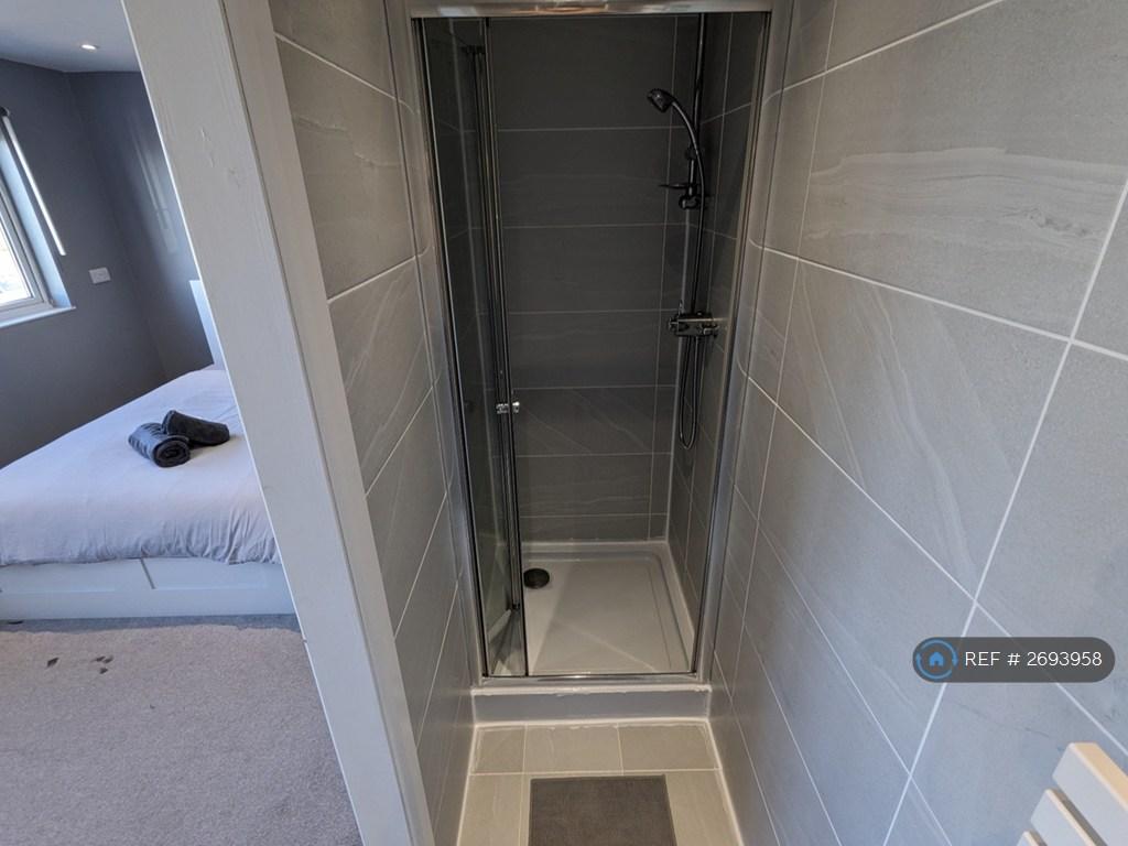 En-Suite One 1