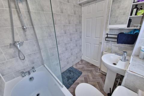 undefined, Deckham Terrace, Gateshead NE8