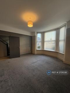 4 bedroom semi-detached house to rent, Woodchurch Lane, Birkenhead, CH42