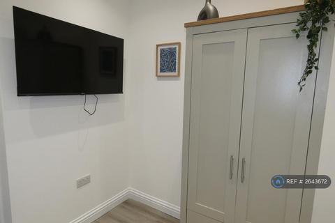 1 bedroom in a house share to rent, Poole Street, Northampton, NN1