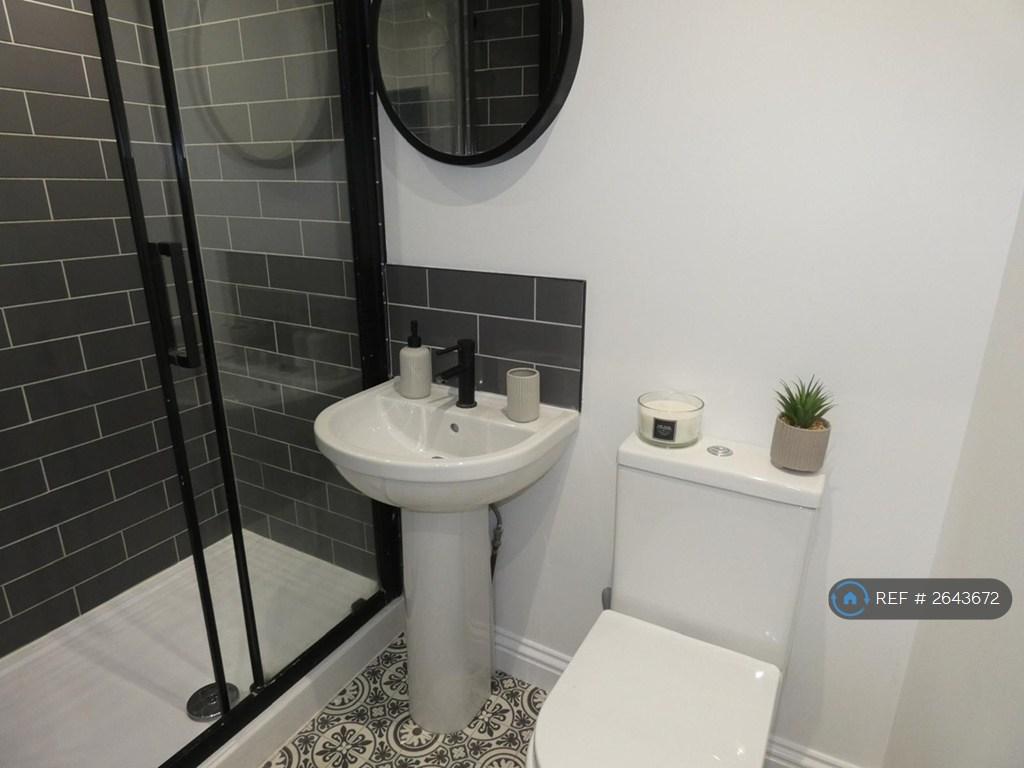 Room 2 En-Suite
