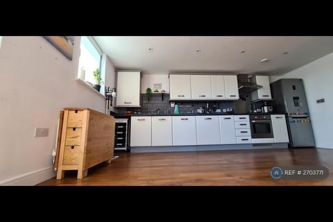 2 bedroom penthouse to rent, Bramley Crescent, London, IG2