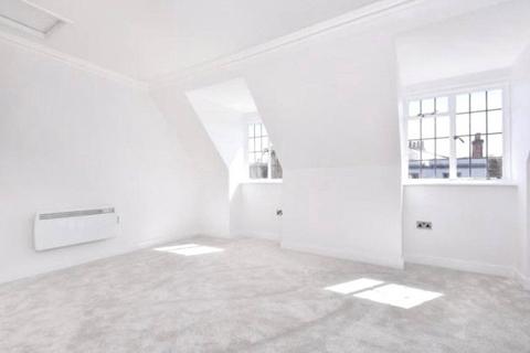 undefined, High Street, Alton, Hampshire, GU34