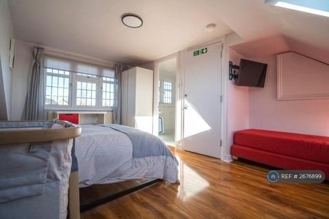 undefined, Beech Way, Twickenham, TW2